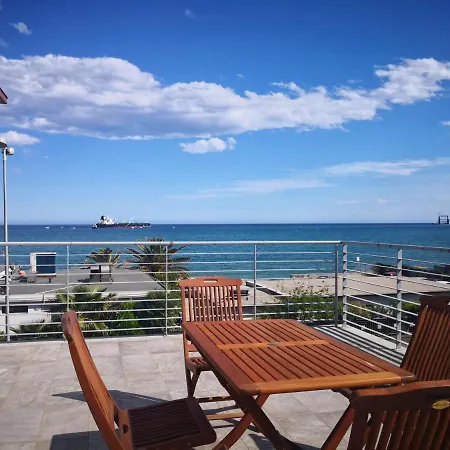 Deluxe Con Terrazza Sul Mare * サヴォーナ