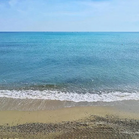 Deluxe Con Terrazza Sul Mare * サヴォーナ